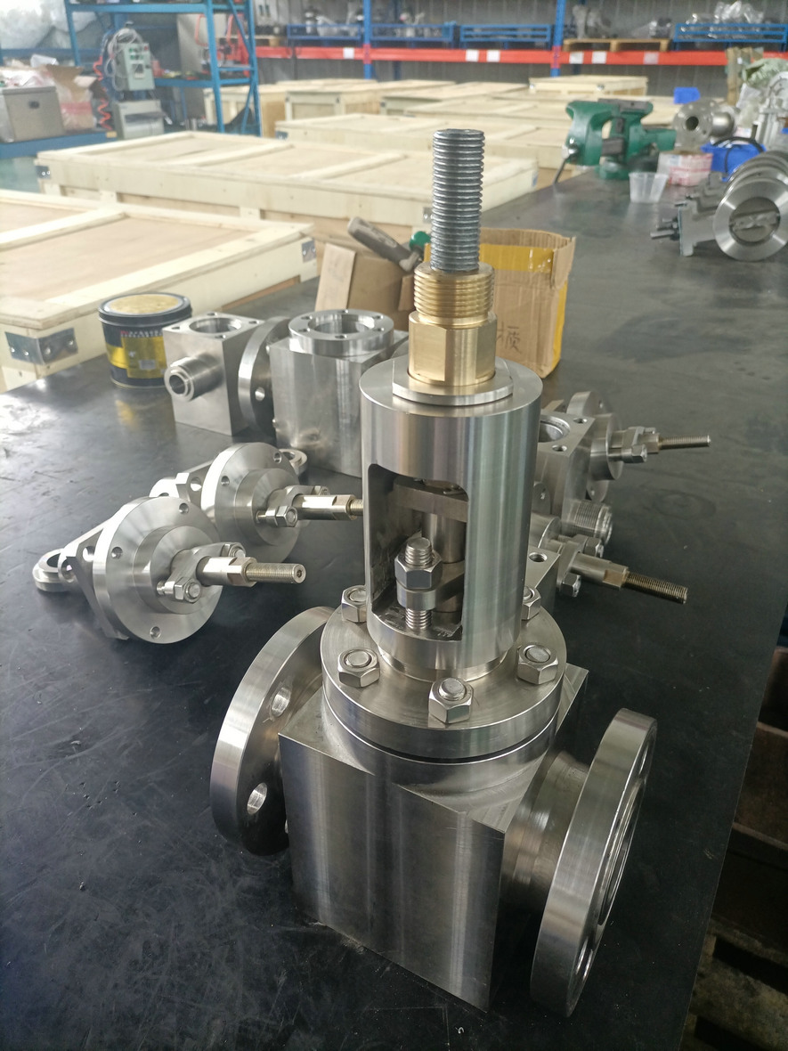 Marine regulating valve